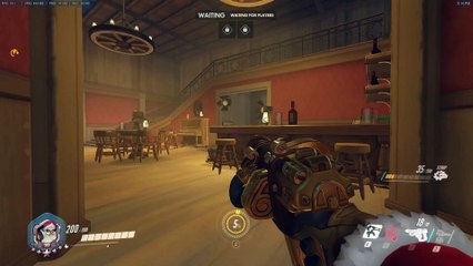 Overwatch: Almost 500 hours in this game and I just realised you could do this shortcut in Hollywoods bar