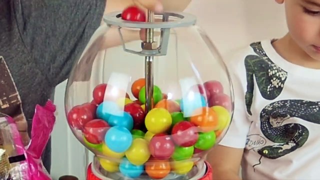 SWAN LE MAGICIEN & LES MACHINES À CHEWING GUM Ça tourne mal pour Néo !