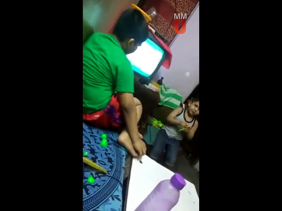 हार्दिक पंडया के आउट होने पर क्रिकेट के दीवाने इस बच्चे का रिएक्शन आपको हसने पर मजबूर कर देगा