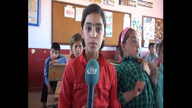 Öğrencileri, PKK tarafından kaçırıldığı iddia edilen Necmettin öğretmeni bekliyor