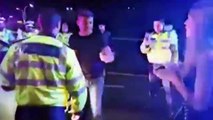 Un coup de genou dans les boules d'un policier !