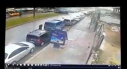 Kahraman Polis canı pahasına İzmir’de ki olayın büyümesini engelledi