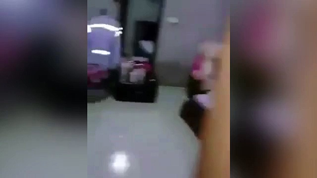 Esposa é apanhada pela sogra e d]a molho