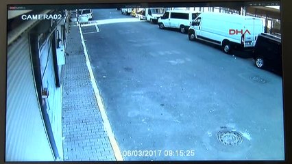 Bağcılar'da Maskeli 4 Kişinin Soygunu Güvenlik Kamerasında