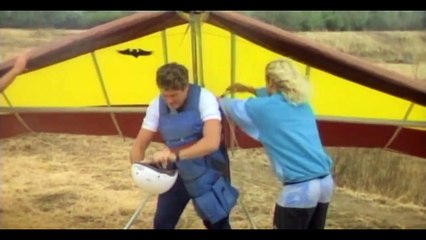 Alerte à Malibu - virée en deltaplane