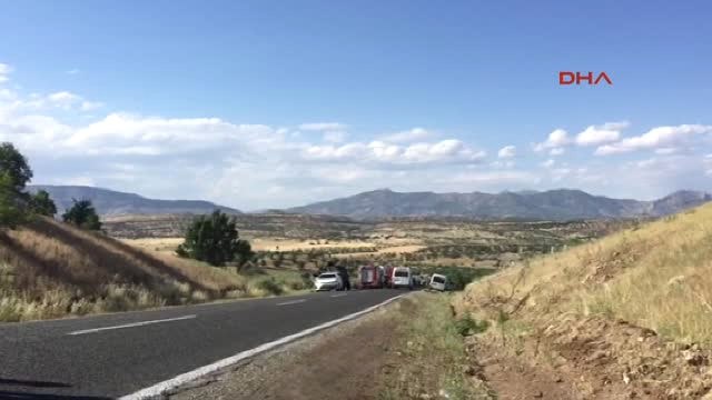 Diyarbakır'da Zırhlı Polis Aracıyla Otomobil Çarpıştı - Ek