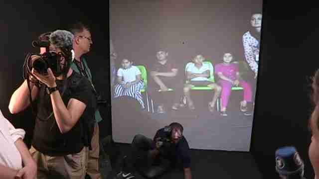 Los Verdes europeos instalan portal para hablar con refugiados en tiempo real