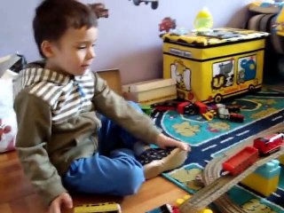 Thomas and Friends_ Accidents Will Happen Tomas i drugari maxim