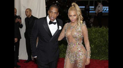 Beyoncé maman de jumeaux : les 1res  photos de Jay-Z à l’hôpital dévoilées