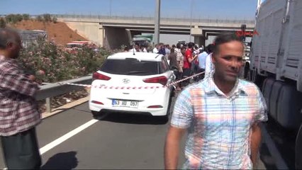 Şanlıurfa Anız Yangını Dumanında Zincirleme Kaza 2 Ölü 8 Yaralı