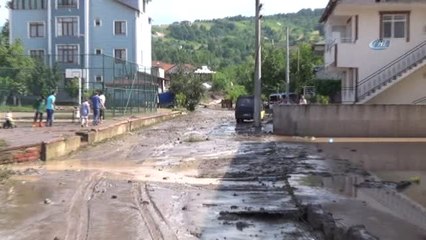 Kocaeli'de Sağanak Yağmur Sele Neden Oldu