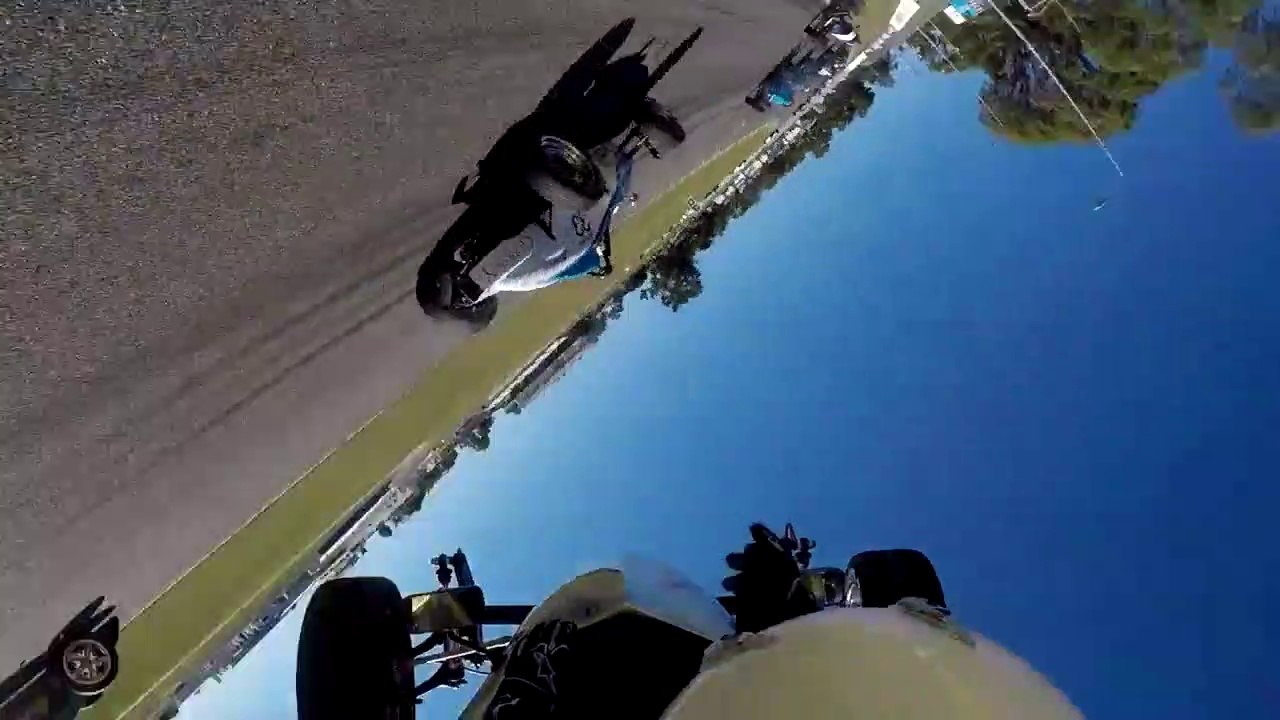 Cet accident en Formule Vee est dingue