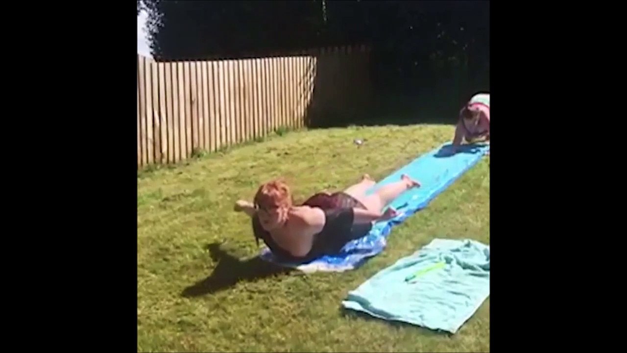 Ne jamais se lancer en ventriglisse derrière sa copine... FAIL
