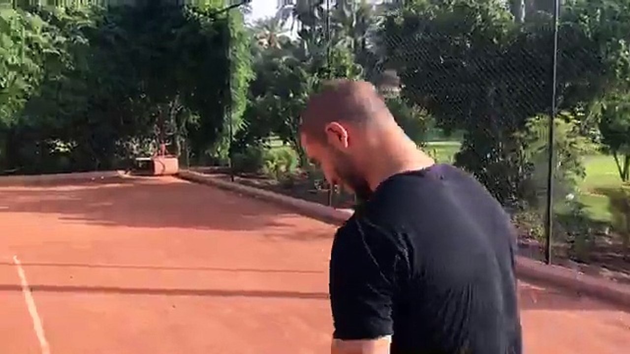 Guedioura joue au Tennis avec Inès Ibbou