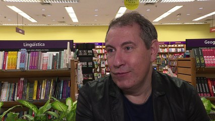 Sobrevivente de voo da Chapecoense lança livro