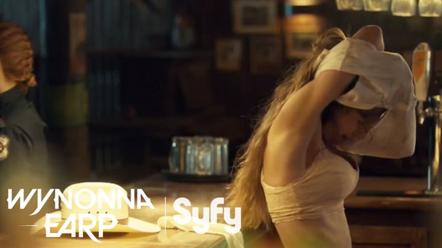 Wynonna Earp (2x2) Season 2 Episode 2 [Gonna Getcha Good] Sneak Peek