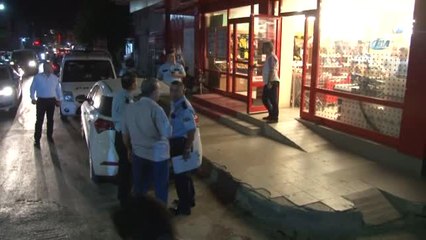 Maskeli Bir Kişi Silahla Marketi Soydu