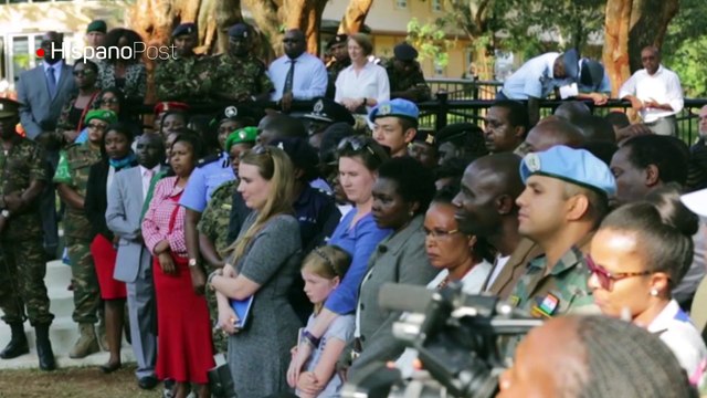 Angelina Jolie apoya a niñas refugiadas en Kenia