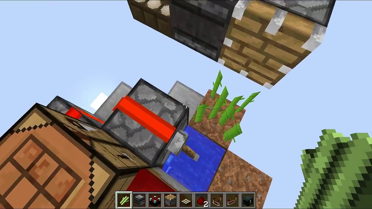Making the SMALLEST REDSTONE BASE!
