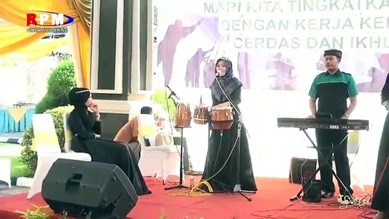 Ratu kendang bikin baper.. Nyanyi tum hi hoo..