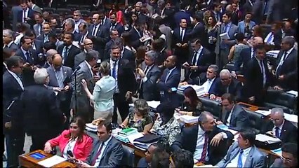 TEMER DELATADO - Veja reação na Câmara