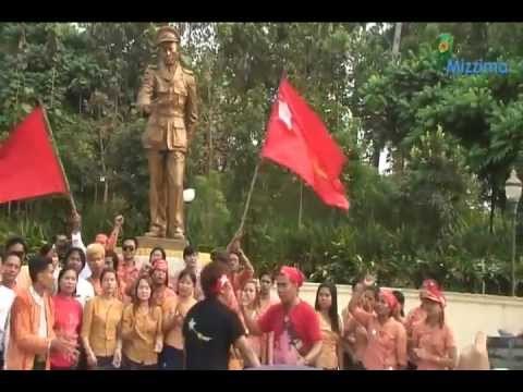 NLD Member of Parliament-elect Phyu Phyu Thin went to the statue of General Aung San in Rangoon