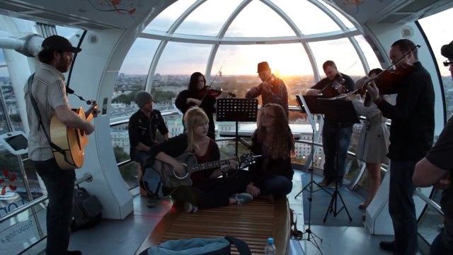 Buswell & members of the Underground Orchestra live on the London Eye - Dont Go Wasting Time