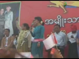 Daw Suu in Thone Gua_26-2-2012