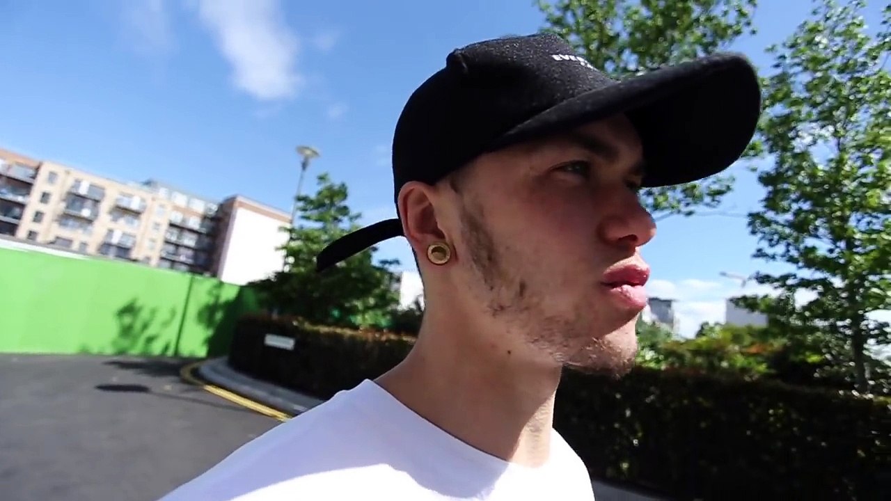 **FIGHT** SECURITY STOLE MY CAMERA!!