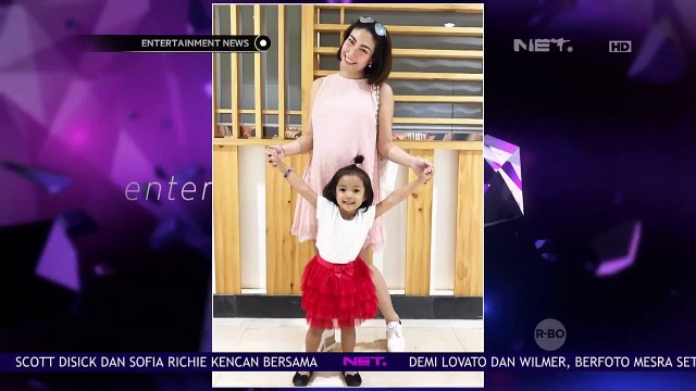 Meski Hamil dengan Usia 8 Bulan, Ayu Dewi Menjadi Model Catwalk