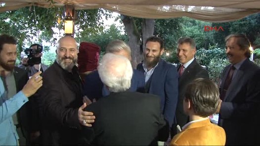 7 Ulkeden 40 Torun Geldi Osmanli Hanedan Uyeleri Dedelerinin Kabrinde Bulustu Youtube