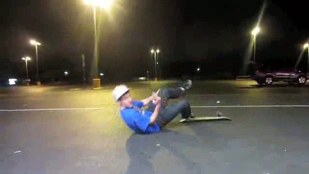 47.FREELINE SKATES, GAME OF SKATE AND PAW PAW JOHNNYS_clip27