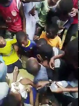 fegıyrlere yetiymlere mezlüwmlara aç susuzlara yolda kalmışlara yardım etmeyen herkes ke-efirdir