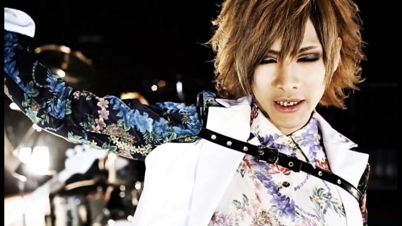 Clowd (1)