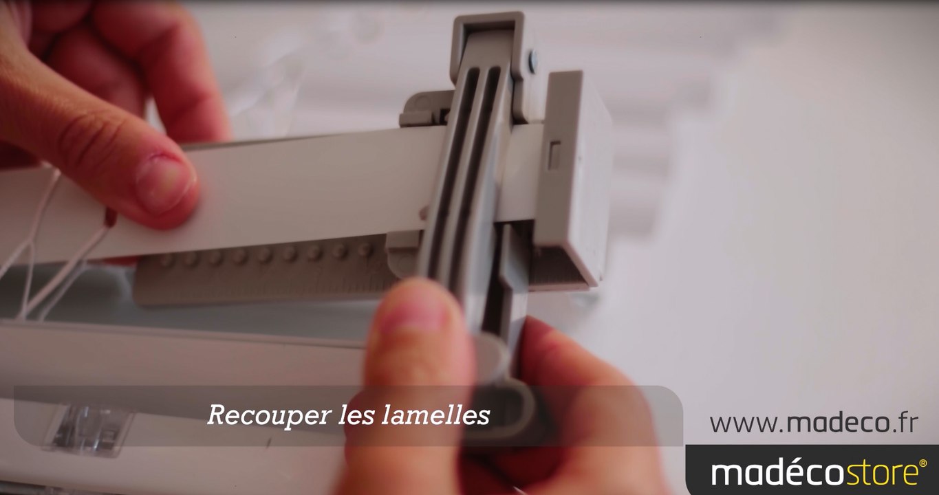 Comment recouper un store vénitien aluminium 25mm avec l'accessoire V2 ?