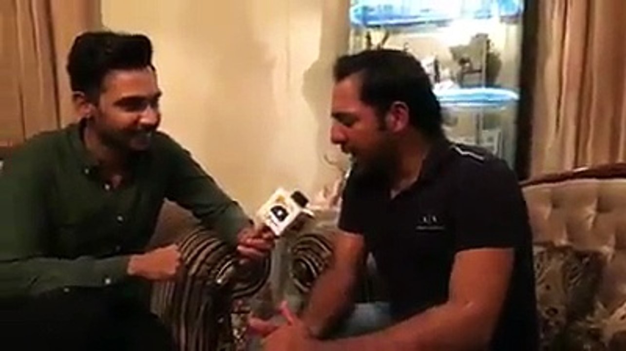 Sarfaraz Ahmed Reciting Naat