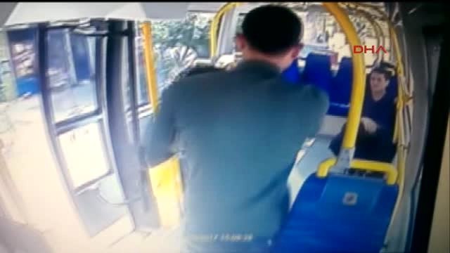 Şortlu Kıza Minibüsteki Saldırı Anı Kamerada