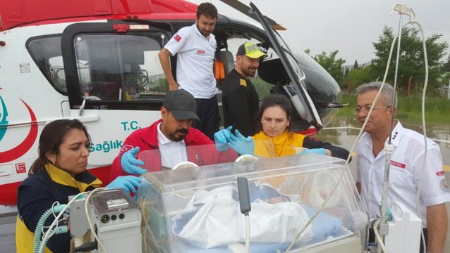 Ambulans Helikopter Yeni Doğan Bebek Için Havalandı