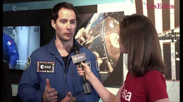 Au Bourget, Thomas Pesquet délivre un message plein d'espoir pour les jeunes.