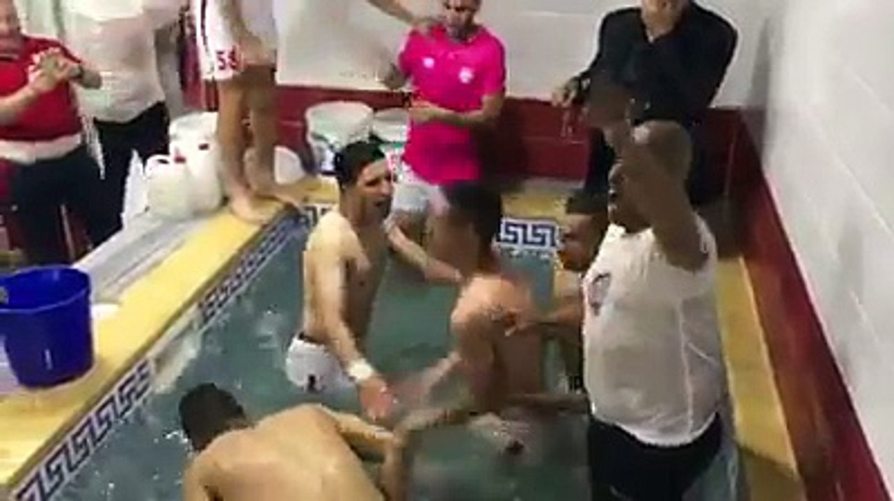 La joie des joueurs du CRB dans les vestiaires !