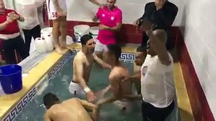 La joie des joueurs du CRB dans les vestiaires !