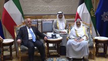 العبادي يبحث بالكويت العلاقات الثنائية وأزمة الخليج