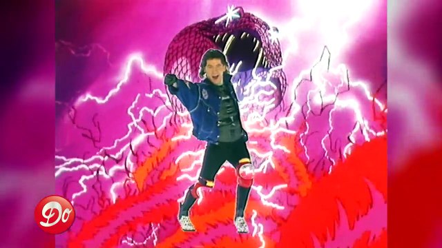 Les Chevaliers du Zodiaque - le générique de Bernard Minet (Clip officiel)