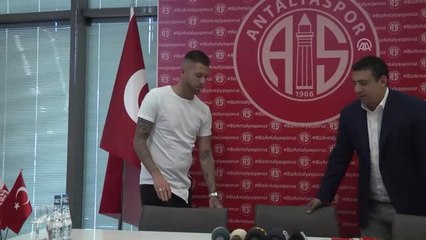 Antalyaspor, Menez Ile 3 Yıllık Sözleşme Imzaladı