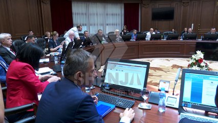 Ahmeti dhe Sela harrojnë gjuhën shqipe