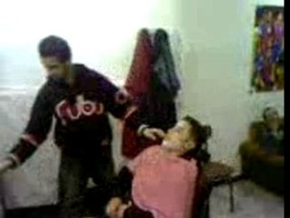 Claque chez le coiffeur