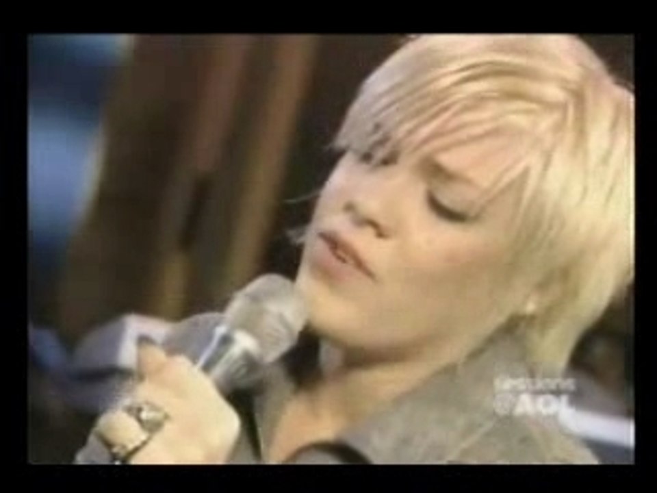 3. Pink at Sessions Aol, Nov 10 2003 - Love Song