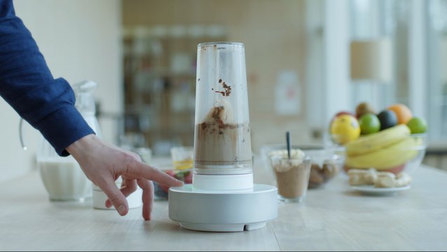 Smart blender lets you get your morning smoothie fix without waking the whole family