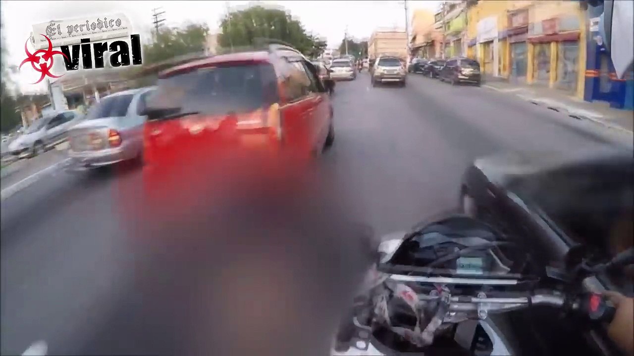 LADRONES EN MOTO RECIBEN SU MERECIDO