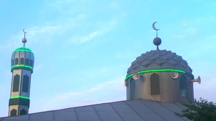 Kırgızistan'da Kadir Gecesi'nde Camiler Doldu